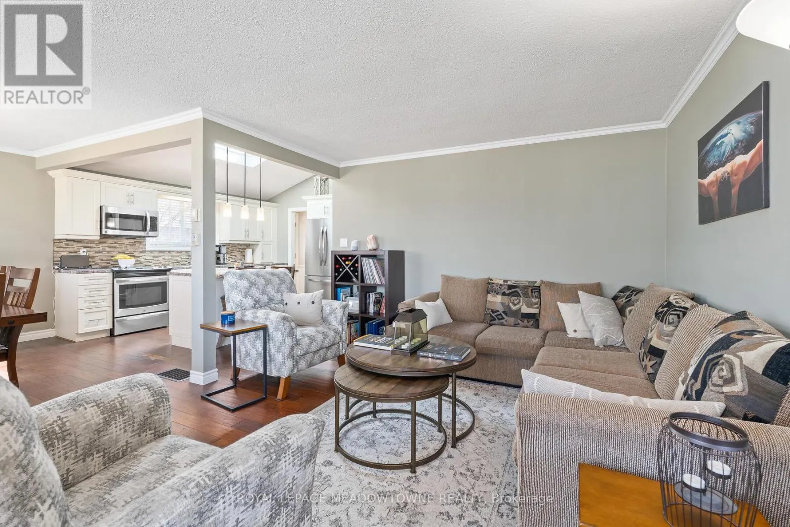 32 JOYCELYN CRESCENT