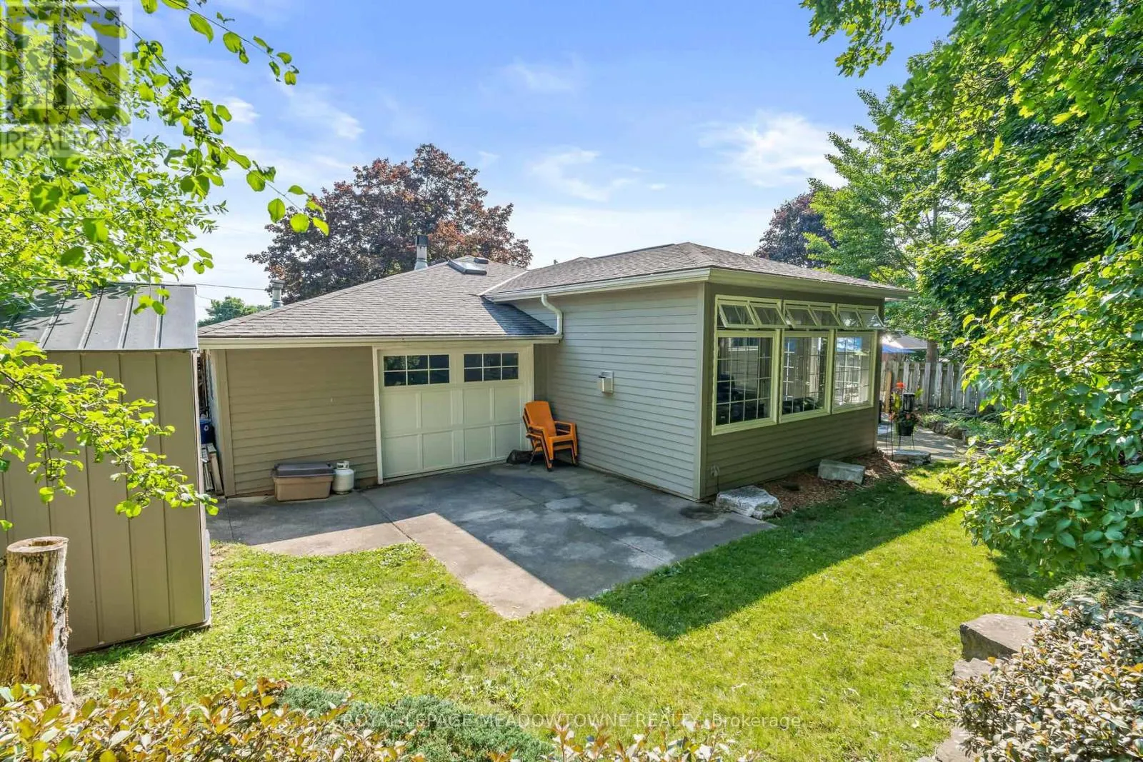 32 JOYCELYN CRESCENT