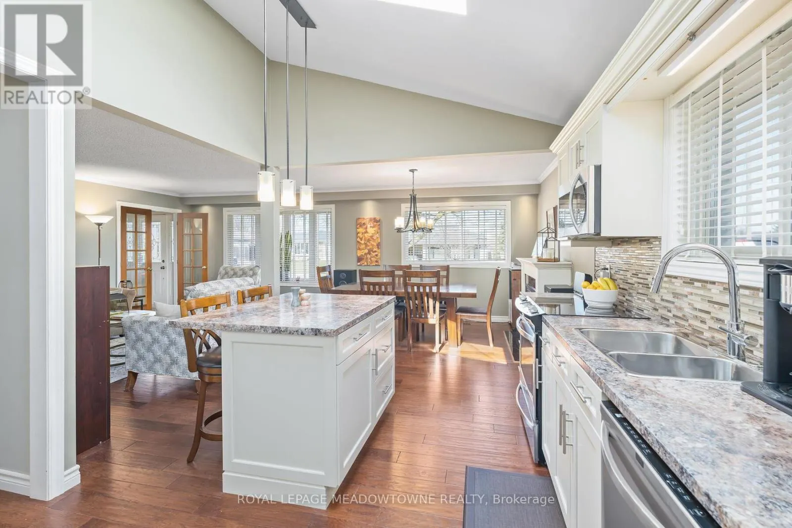 32 JOYCELYN CRESCENT
