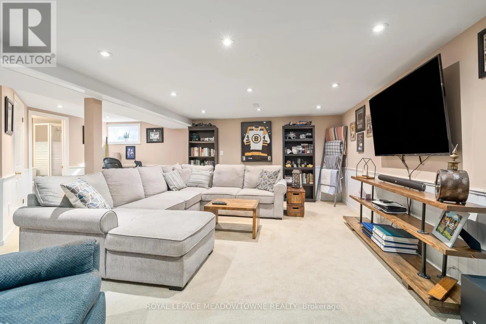32 JOYCELYN CRESCENT