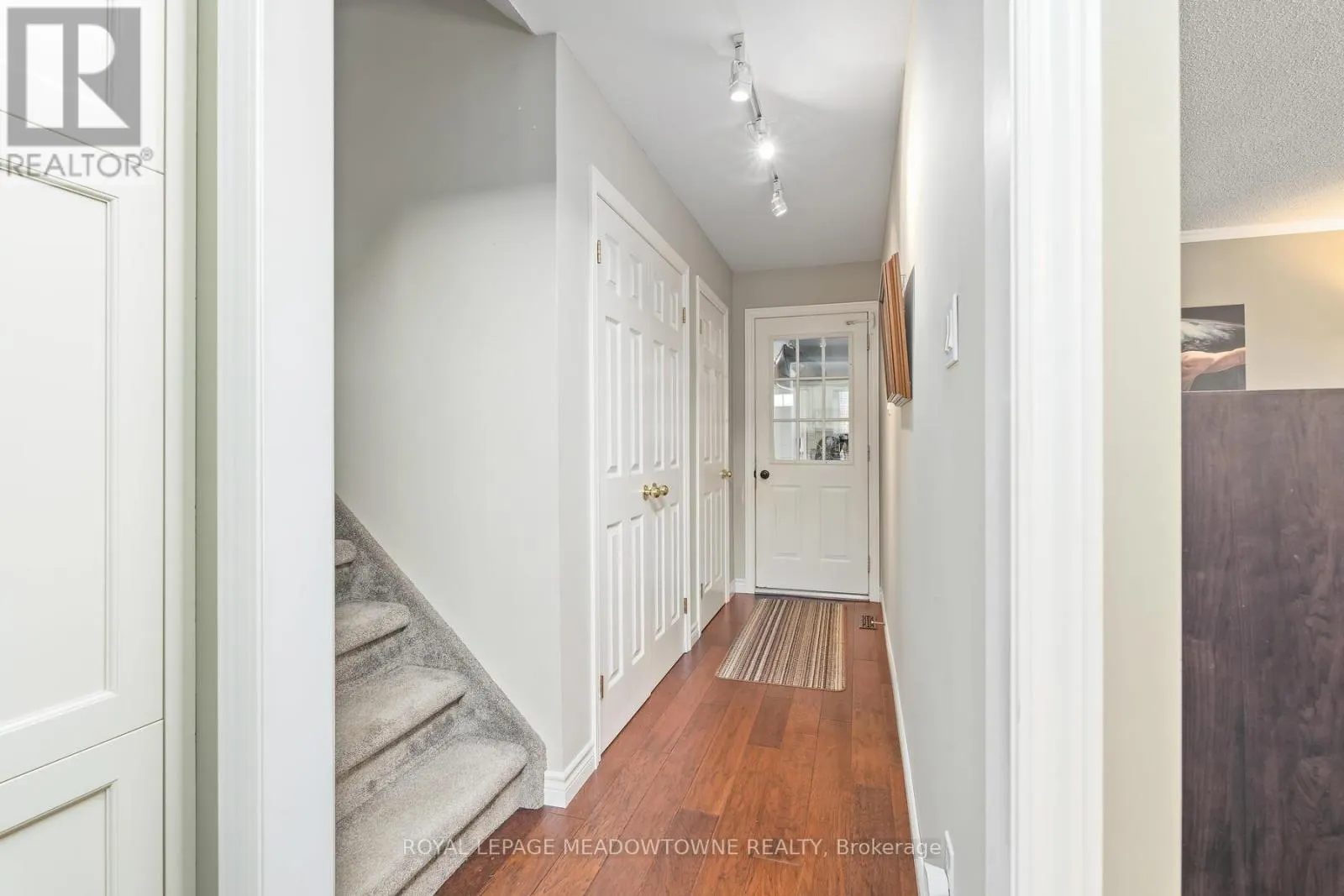 32 JOYCELYN CRESCENT