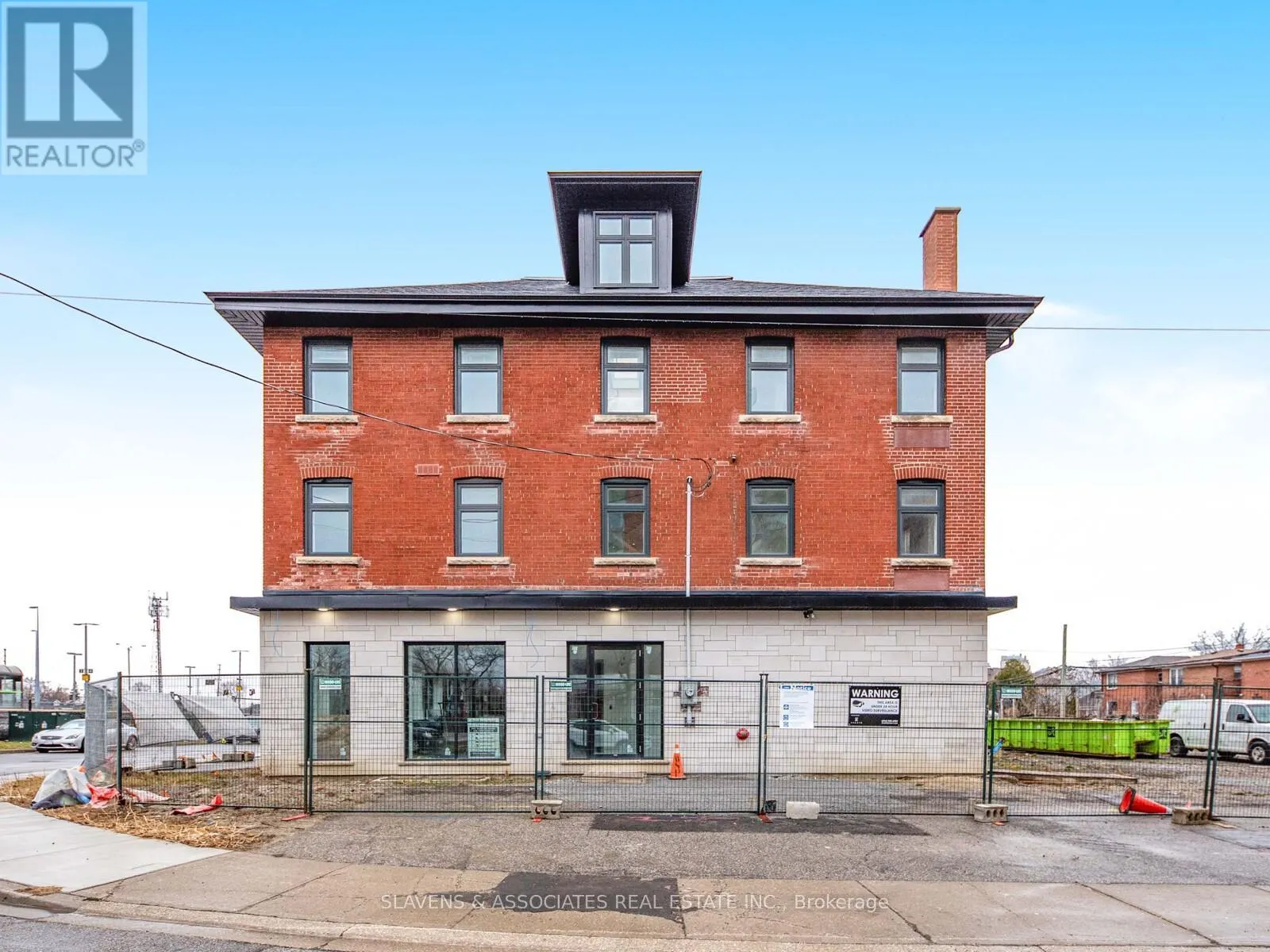 1 BLUE GOOSE STREET