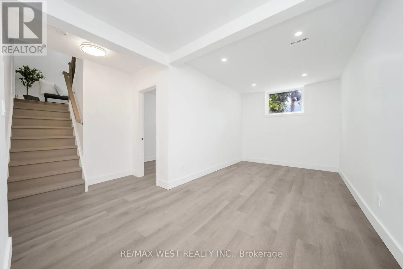 15 ERINDALE AVENUE