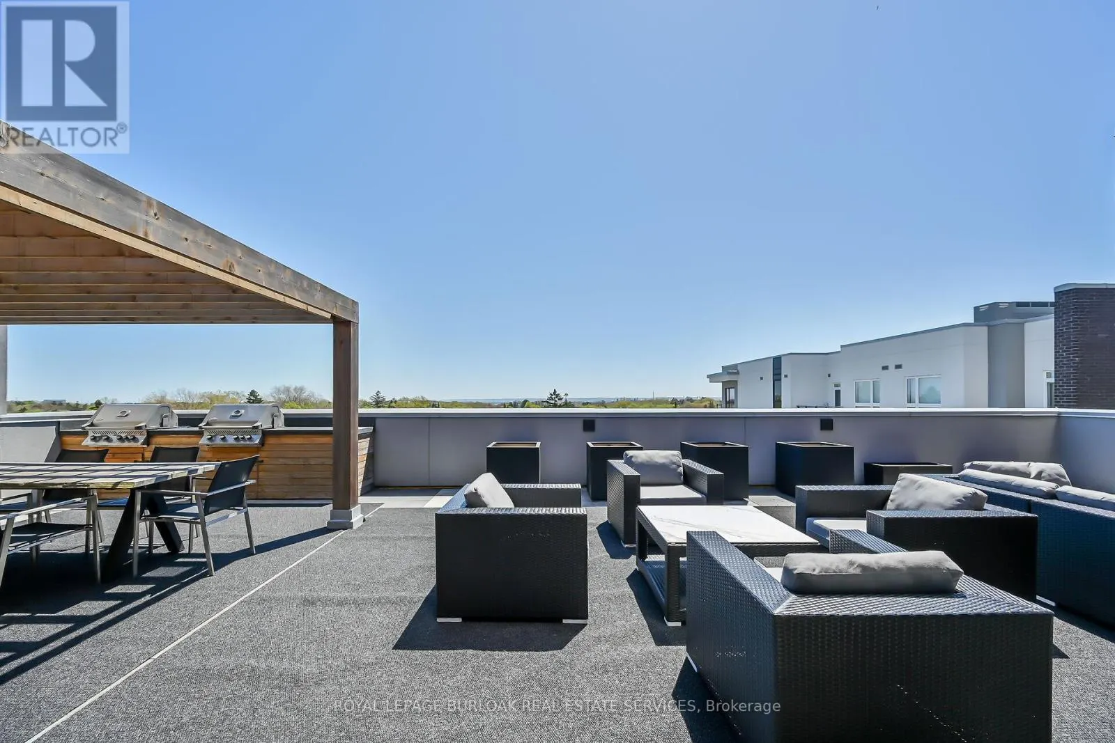 312 - 320 PLAINS ROAD E