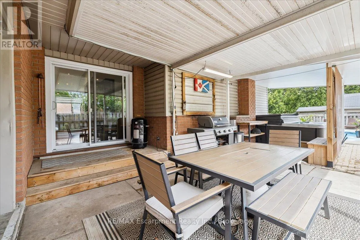 755 PARKER CRESCENT