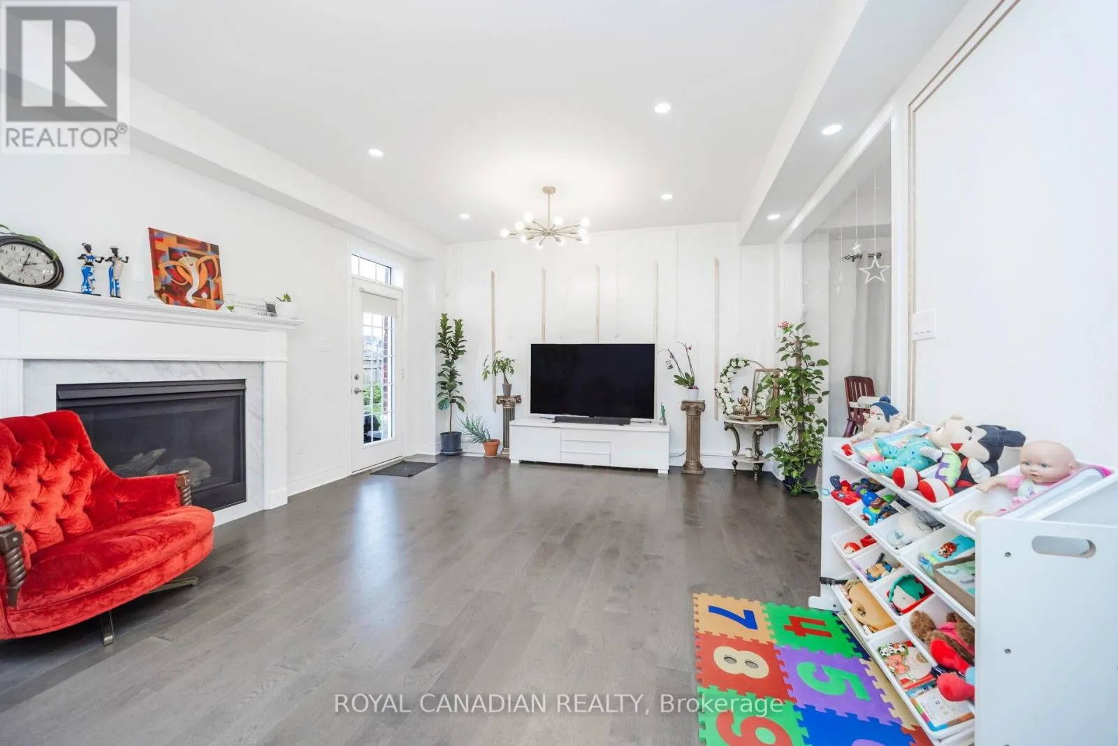 104 BRANIGAN CRESCENT