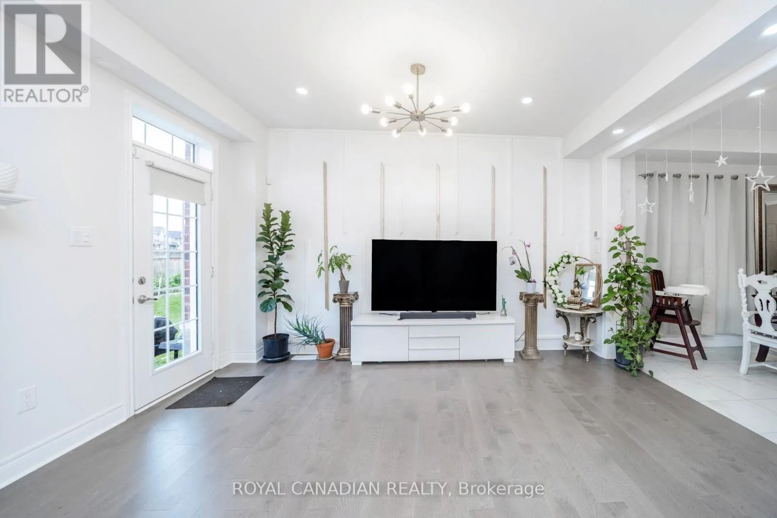 104 BRANIGAN CRESCENT