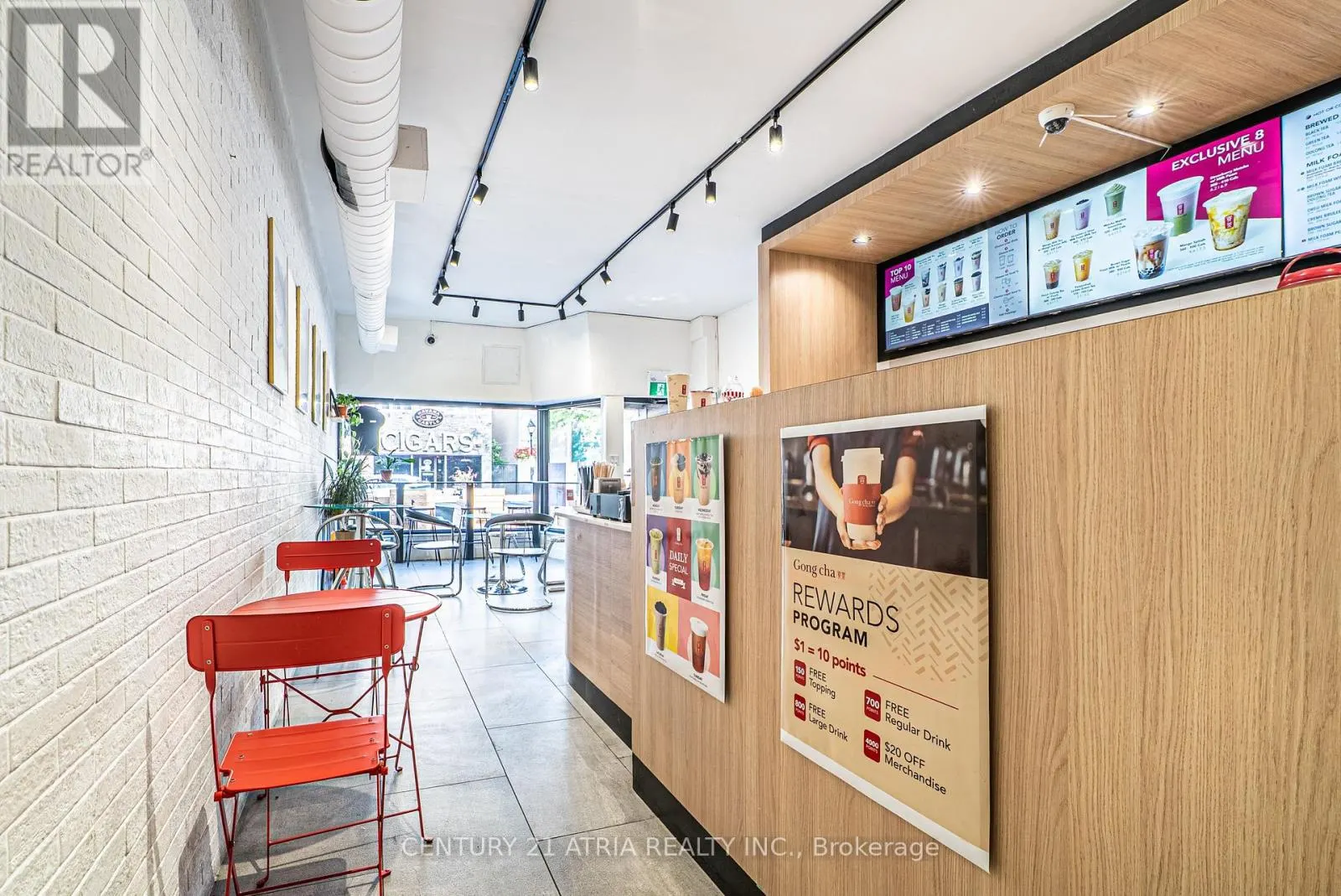 83 LAKESHORE ROAD