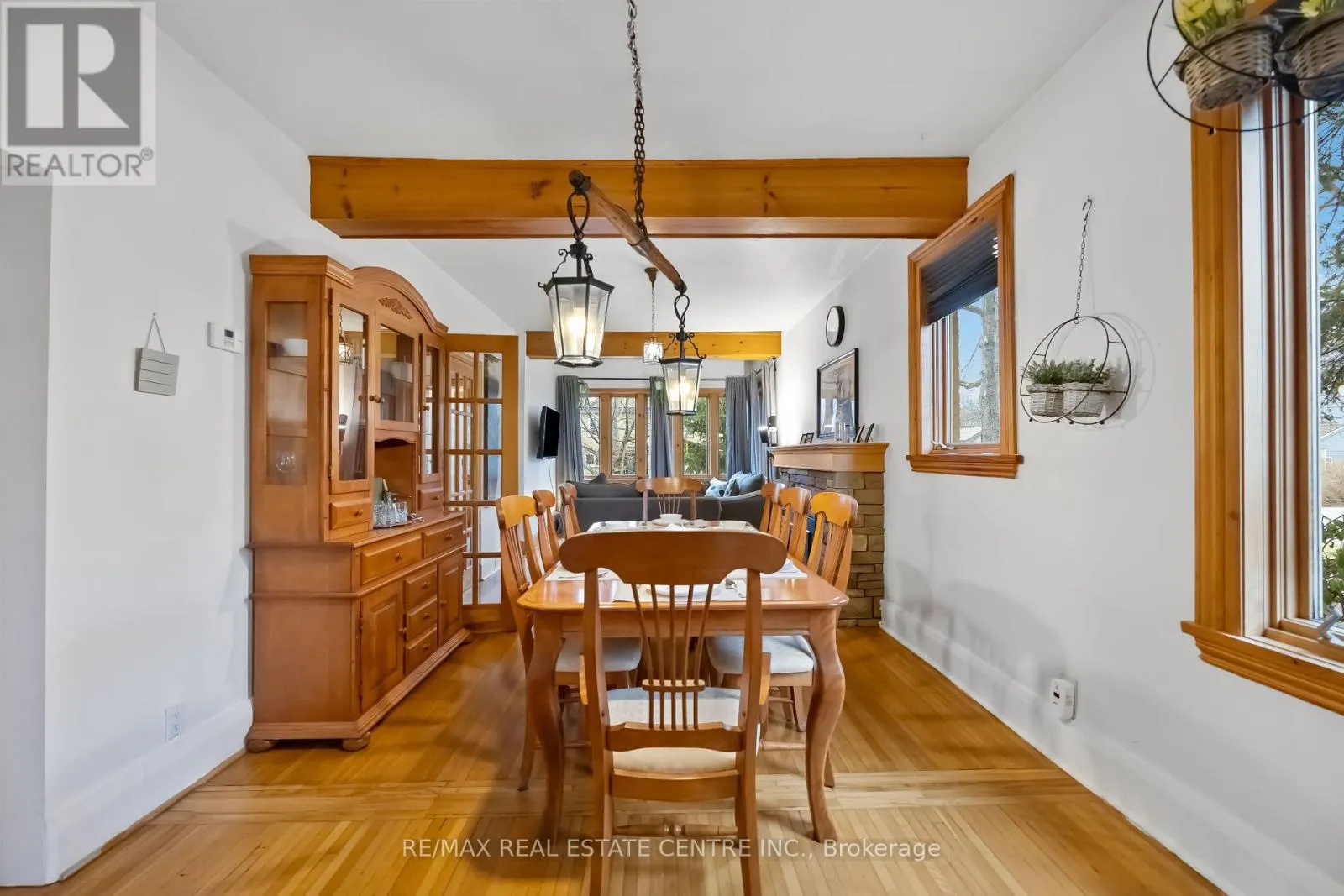 32 WENONAH DRIVE