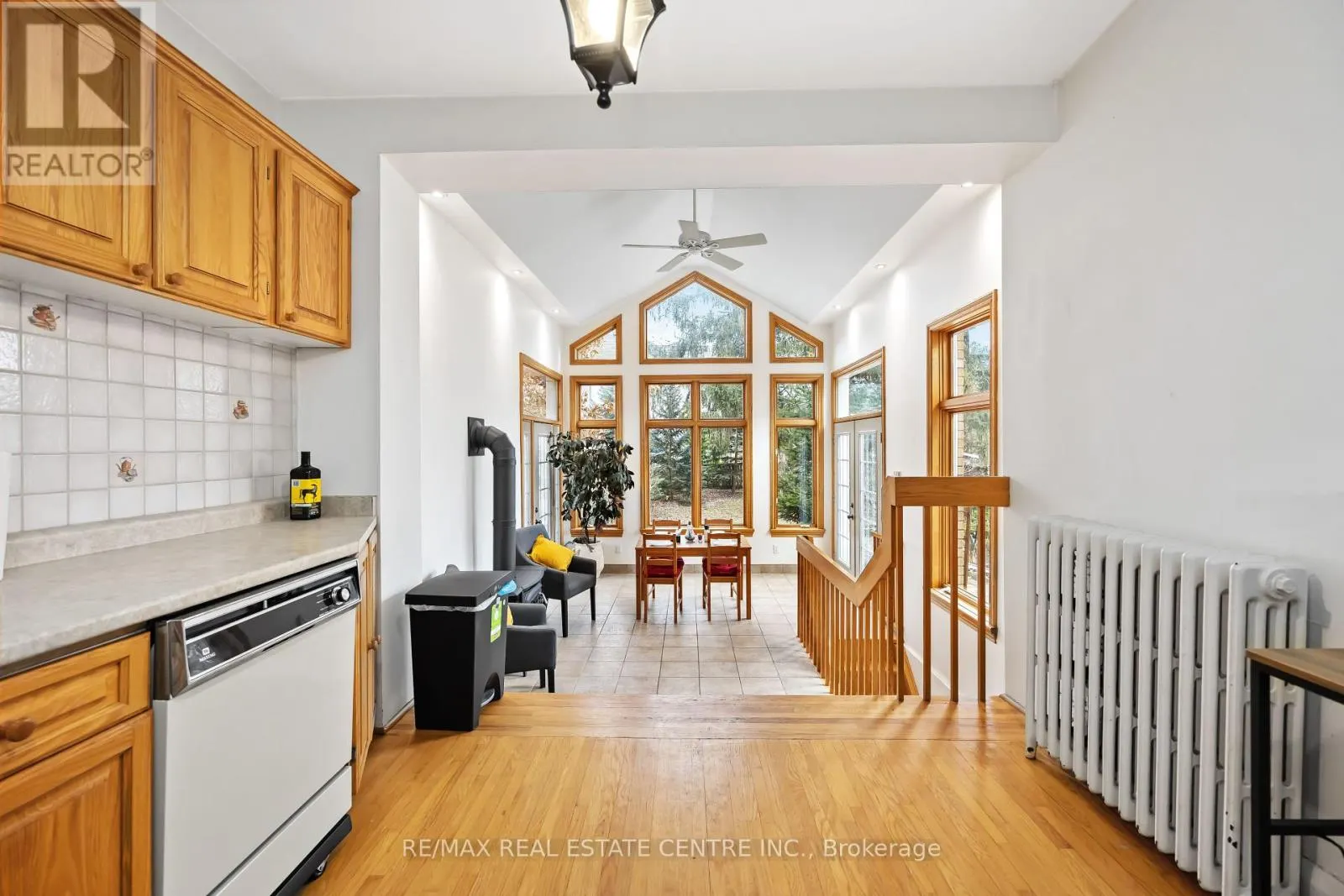 32 WENONAH DRIVE