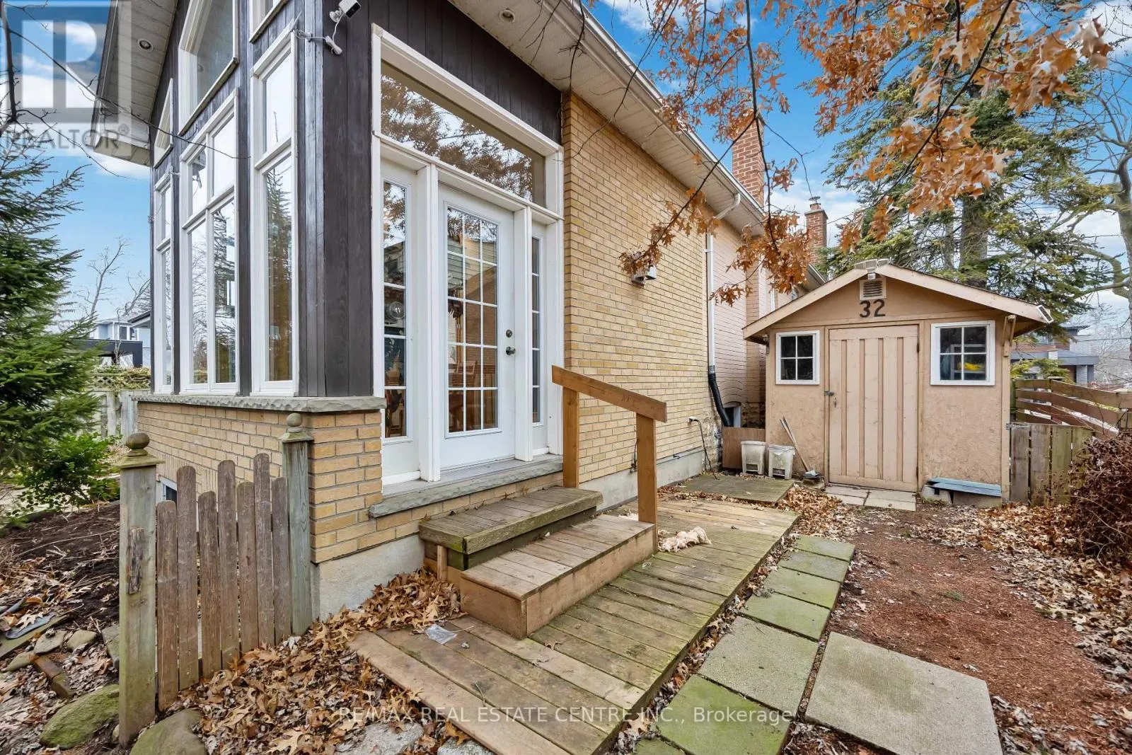 32 WENONAH DRIVE