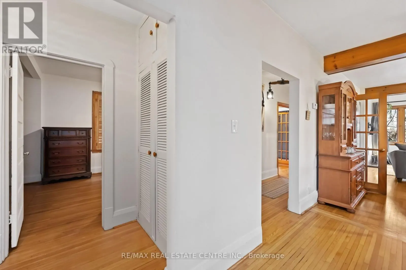 32 WENONAH DRIVE