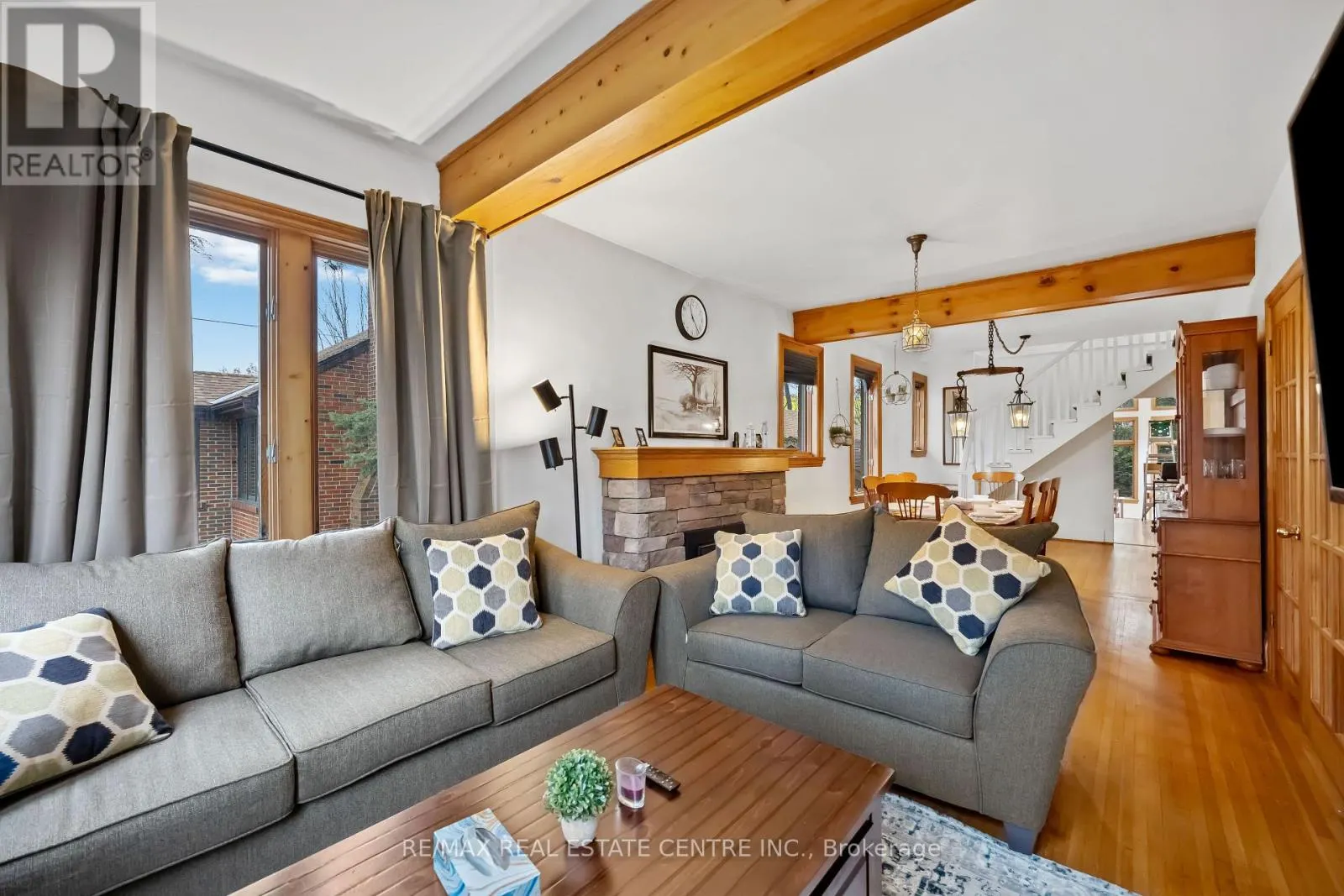 32 WENONAH DRIVE