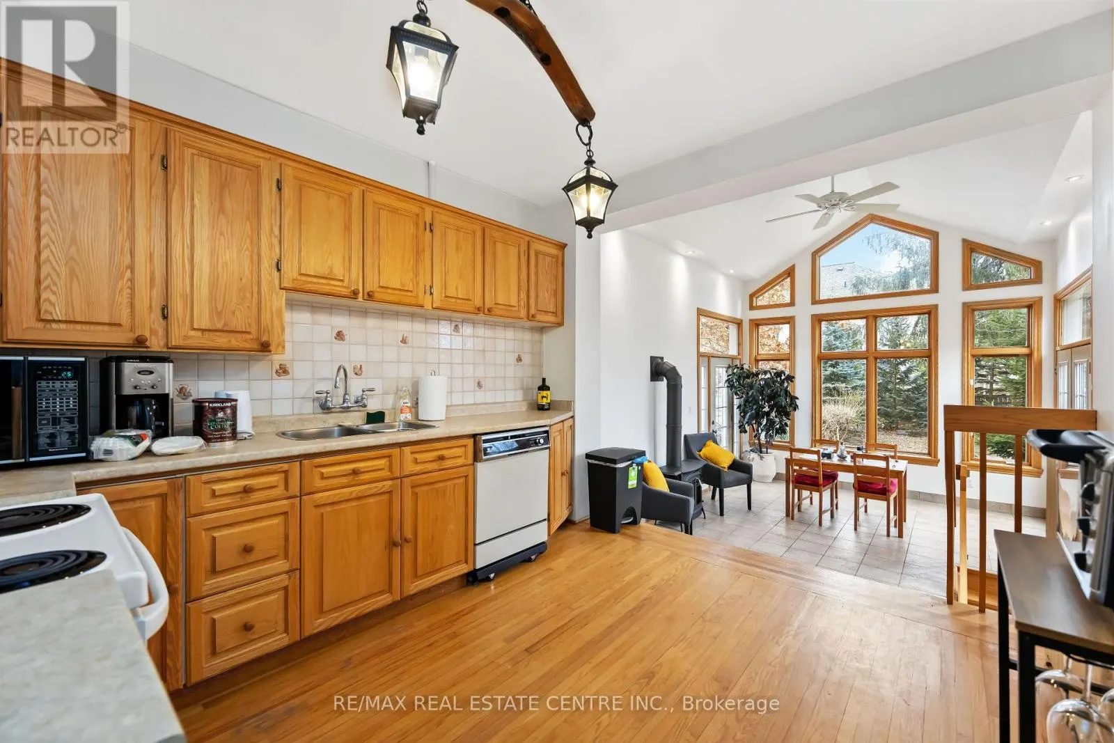 32 WENONAH DRIVE