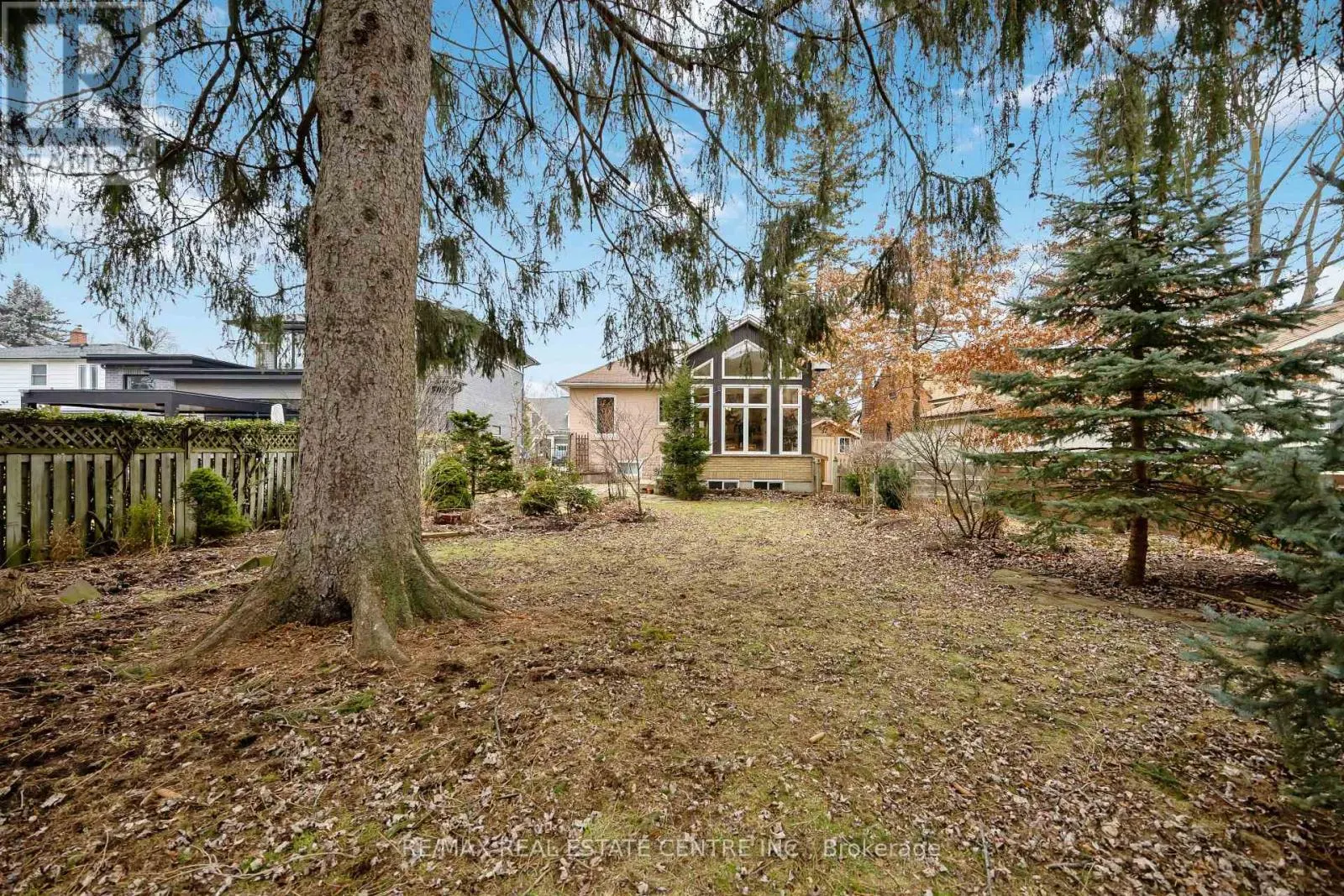 32 WENONAH DRIVE