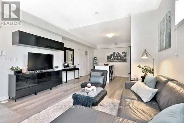 90 - 30 CARNATION AVENUE, #90