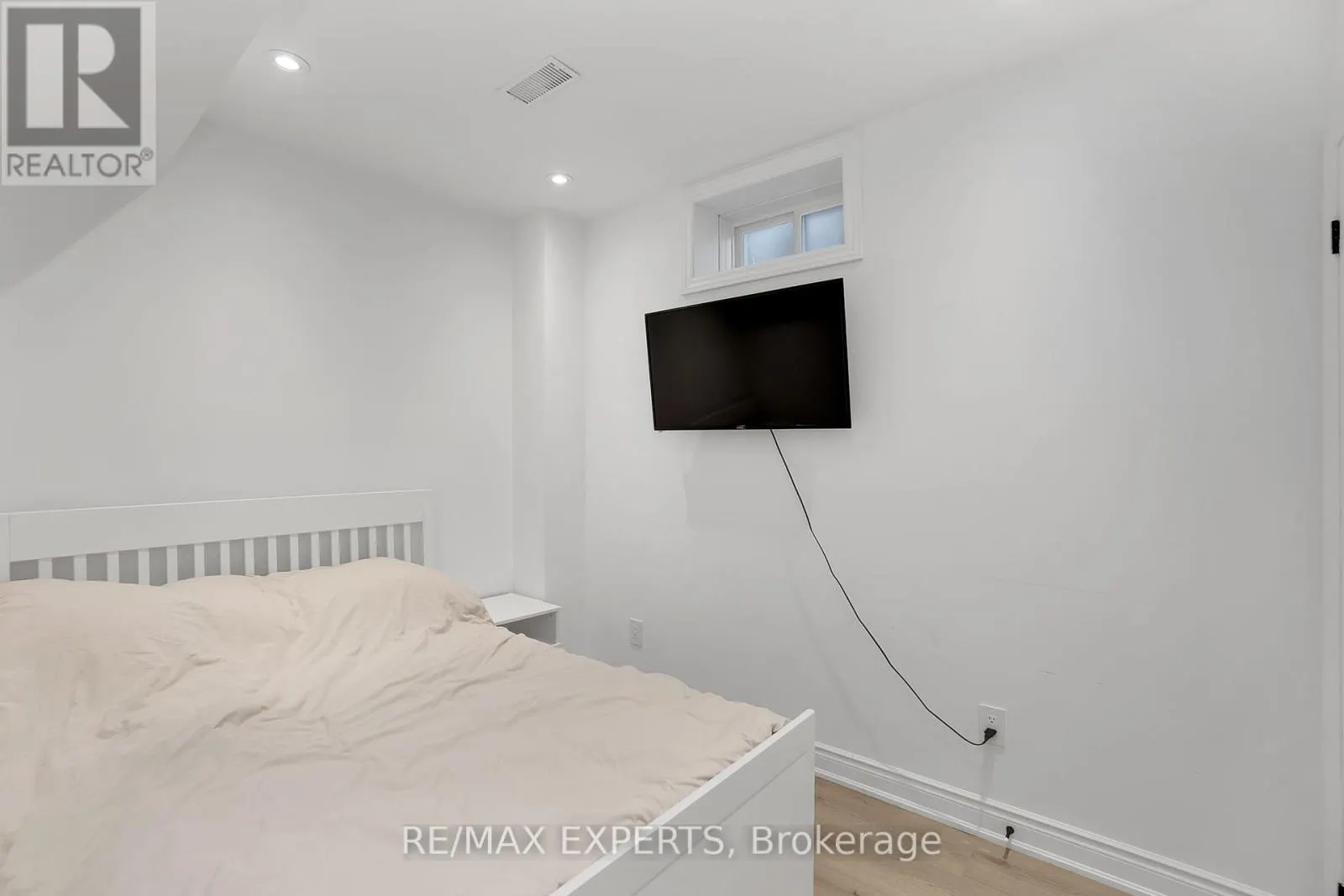 7 CLOVER BEND TERRACE