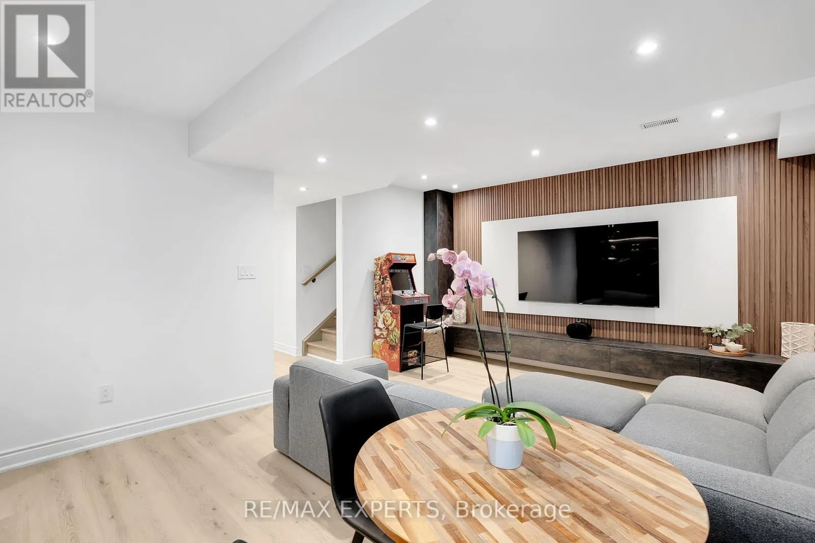 7 CLOVER BEND TERRACE