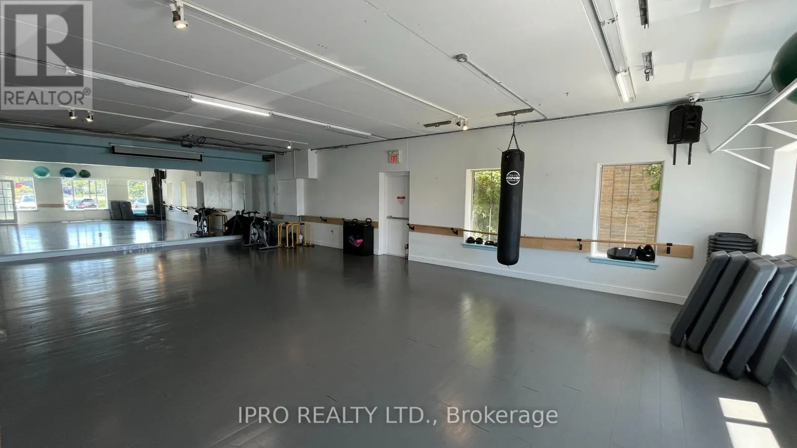 UNIT 5 - 170 LAKEVIEW CRESCENT