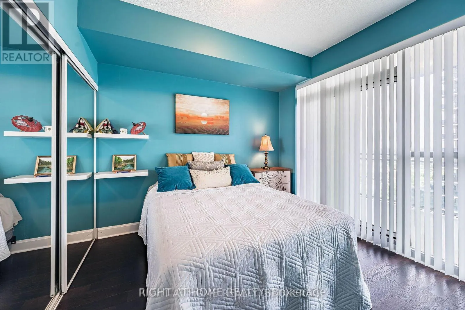 1805 - 33 SHORE BREEZE DRIVE