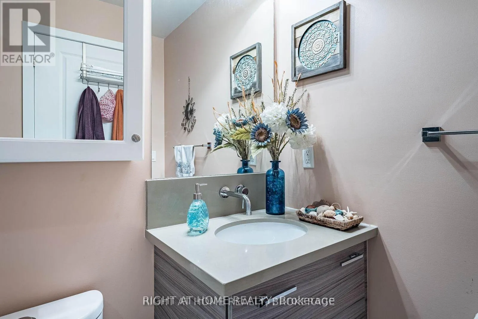 1805 - 33 SHORE BREEZE DRIVE