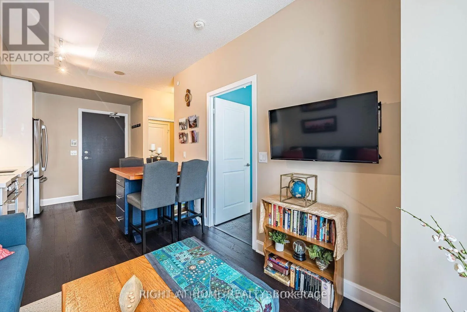1805 - 33 SHORE BREEZE DRIVE