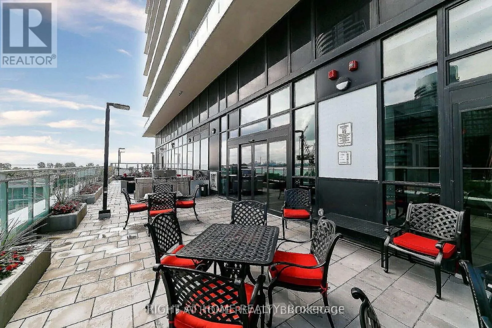 1805 - 33 SHORE BREEZE DRIVE