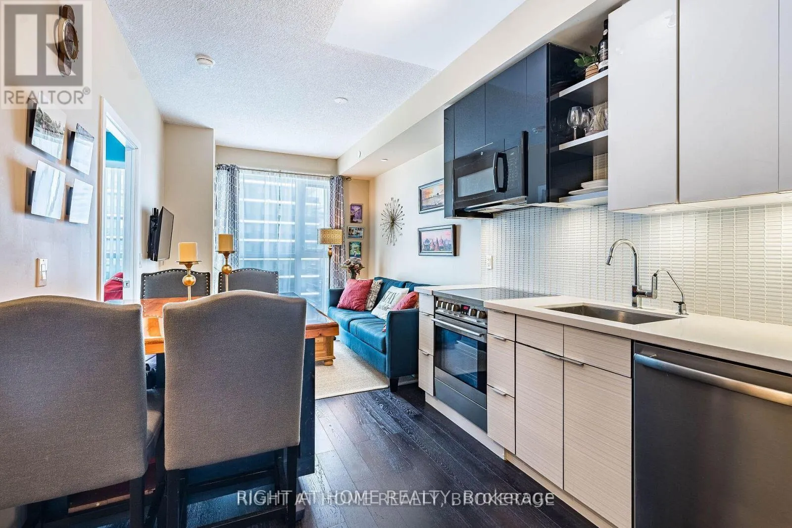 1805 - 33 SHORE BREEZE DRIVE