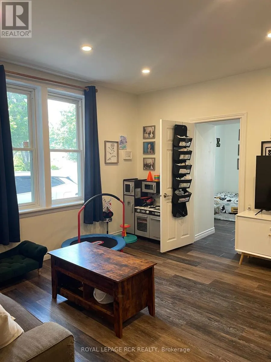 MAIN FLOOR - 124 POPLAR AVENUE