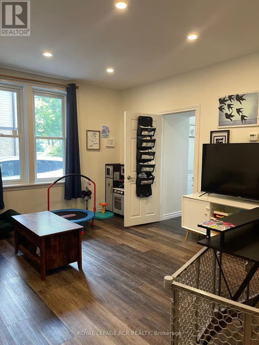 MAIN FLOOR - 124 POPLAR AVENUE