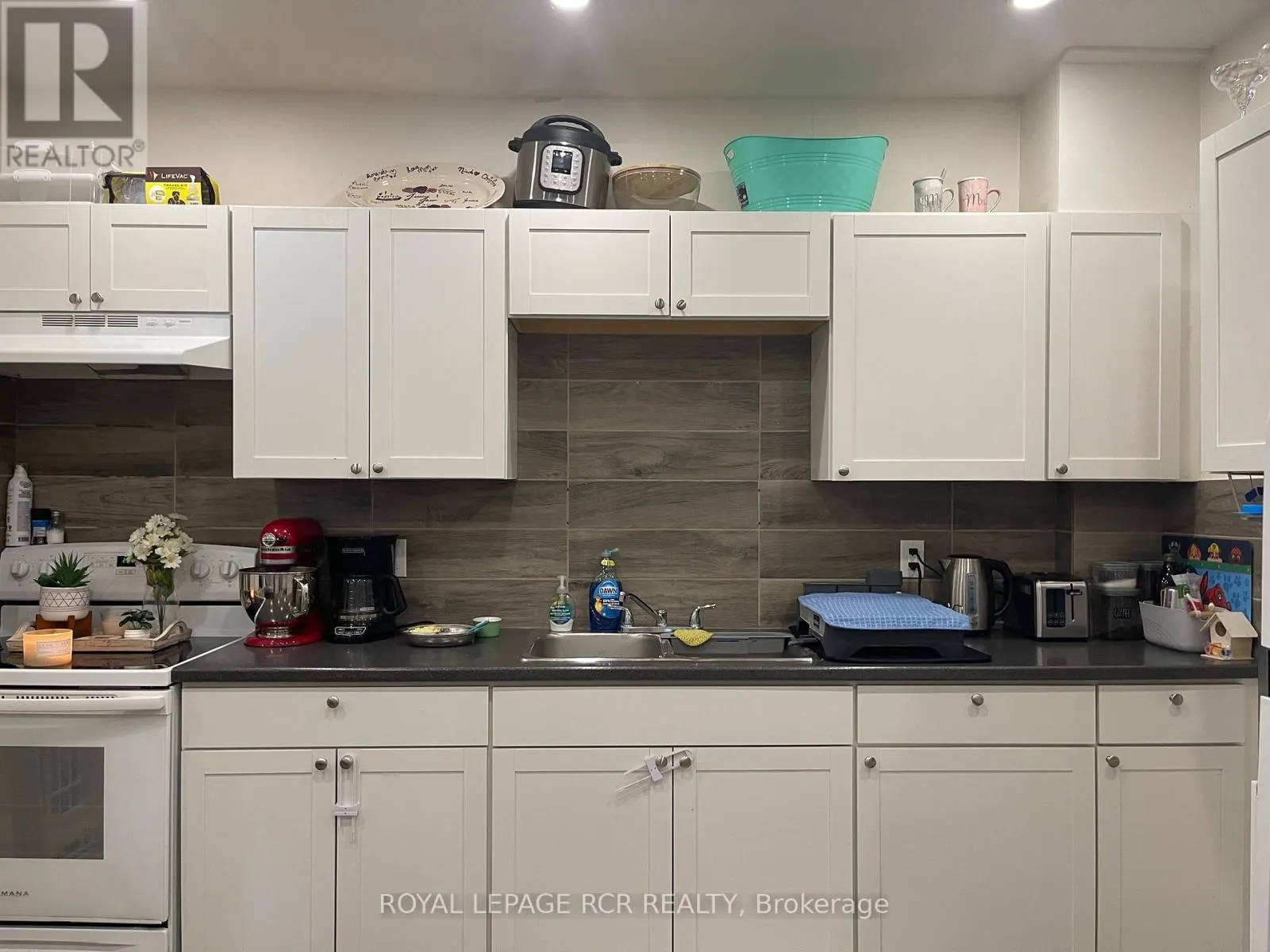 MAIN FLOOR - 124 POPLAR AVENUE