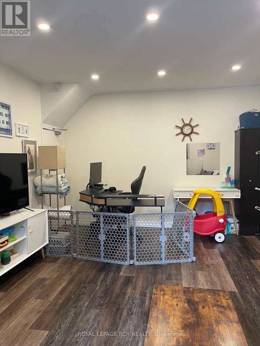 MAIN FLOOR - 124 POPLAR AVENUE