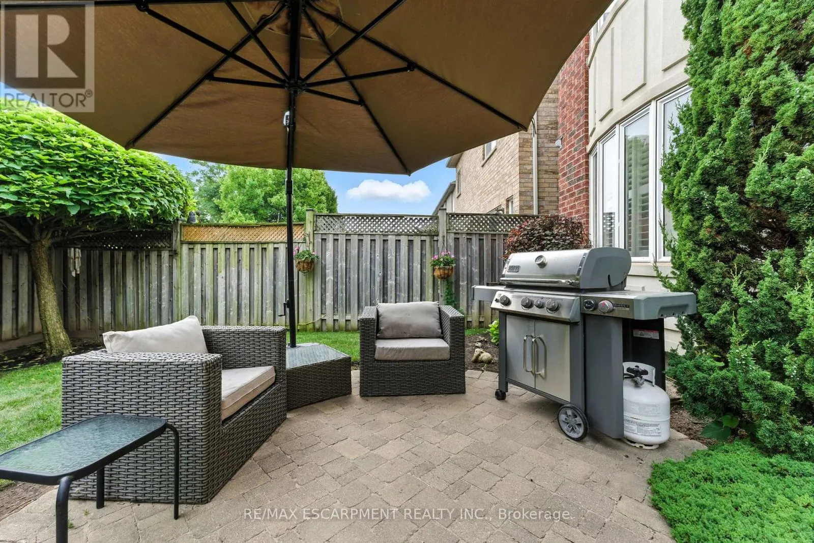 2484 WHITEHORN DRIVE