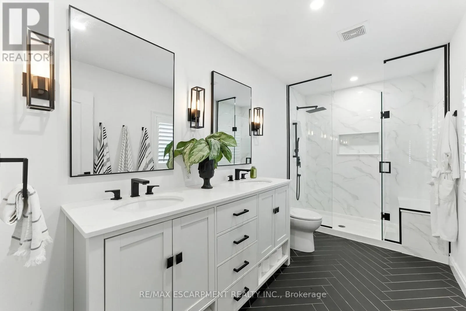 2484 WHITEHORN DRIVE