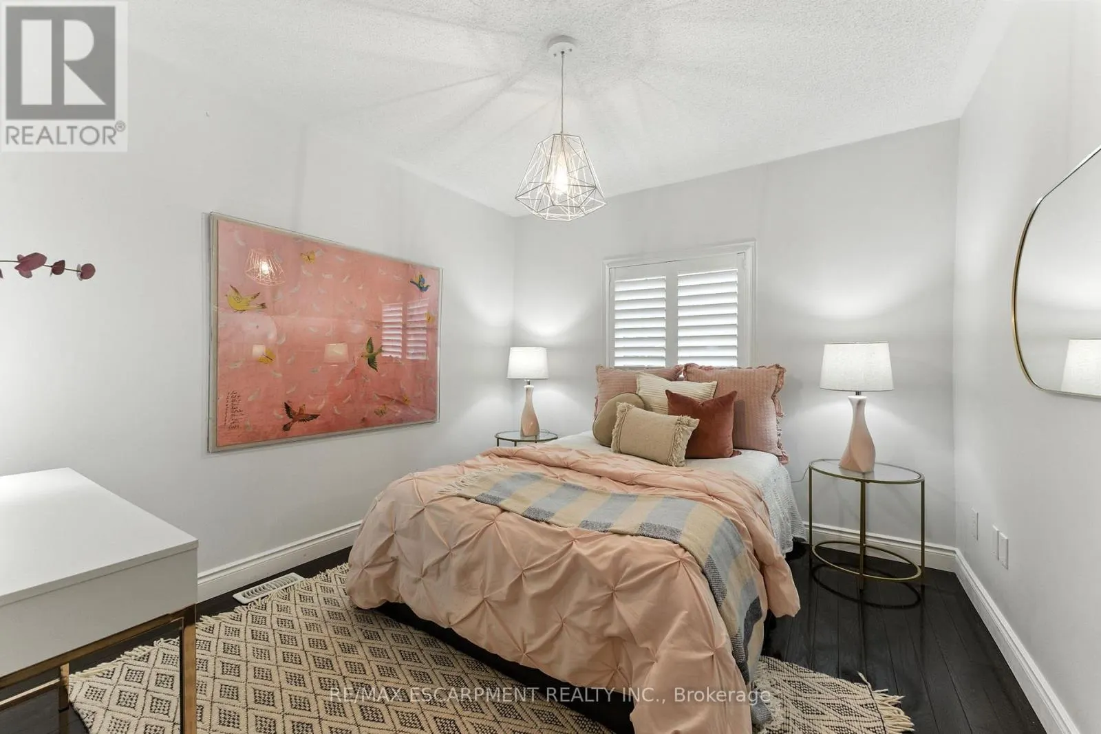2484 WHITEHORN DRIVE