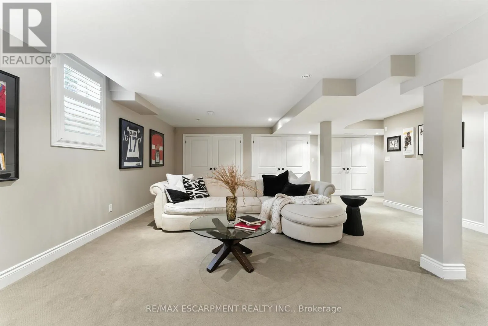 2484 WHITEHORN DRIVE