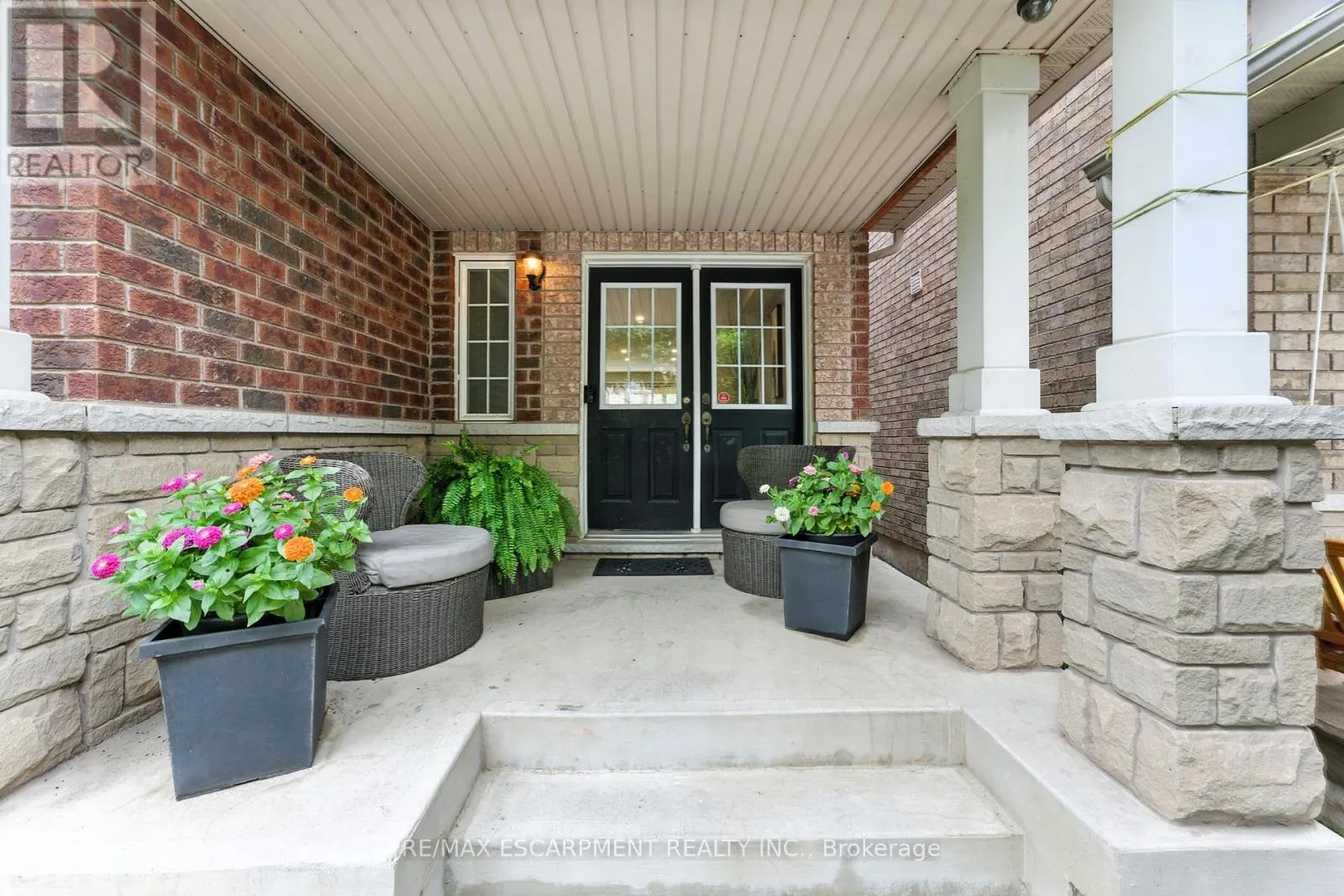 2484 WHITEHORN DRIVE