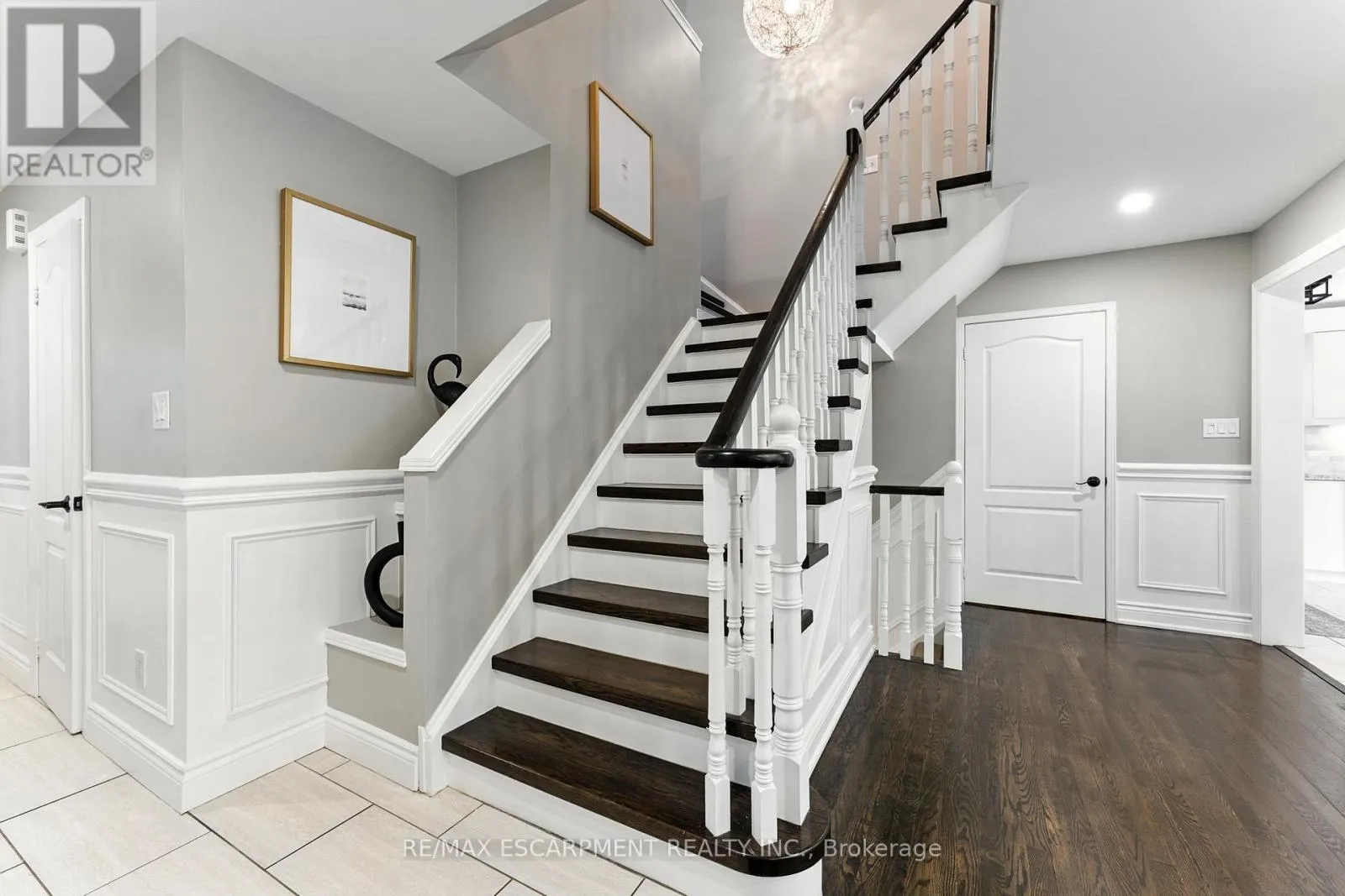 2484 WHITEHORN DRIVE
