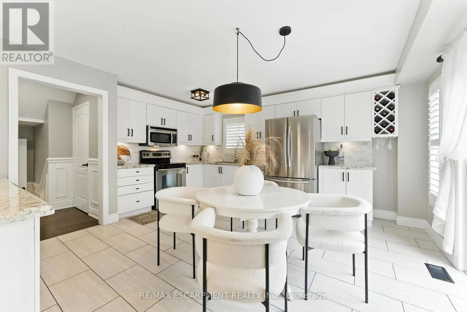 2484 WHITEHORN DRIVE