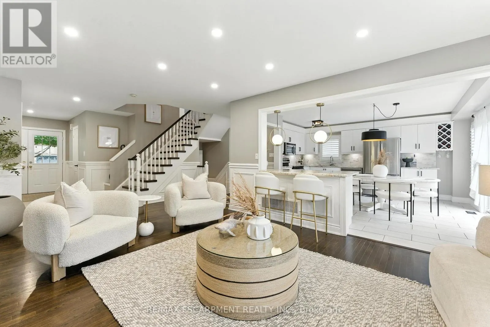 2484 WHITEHORN DRIVE