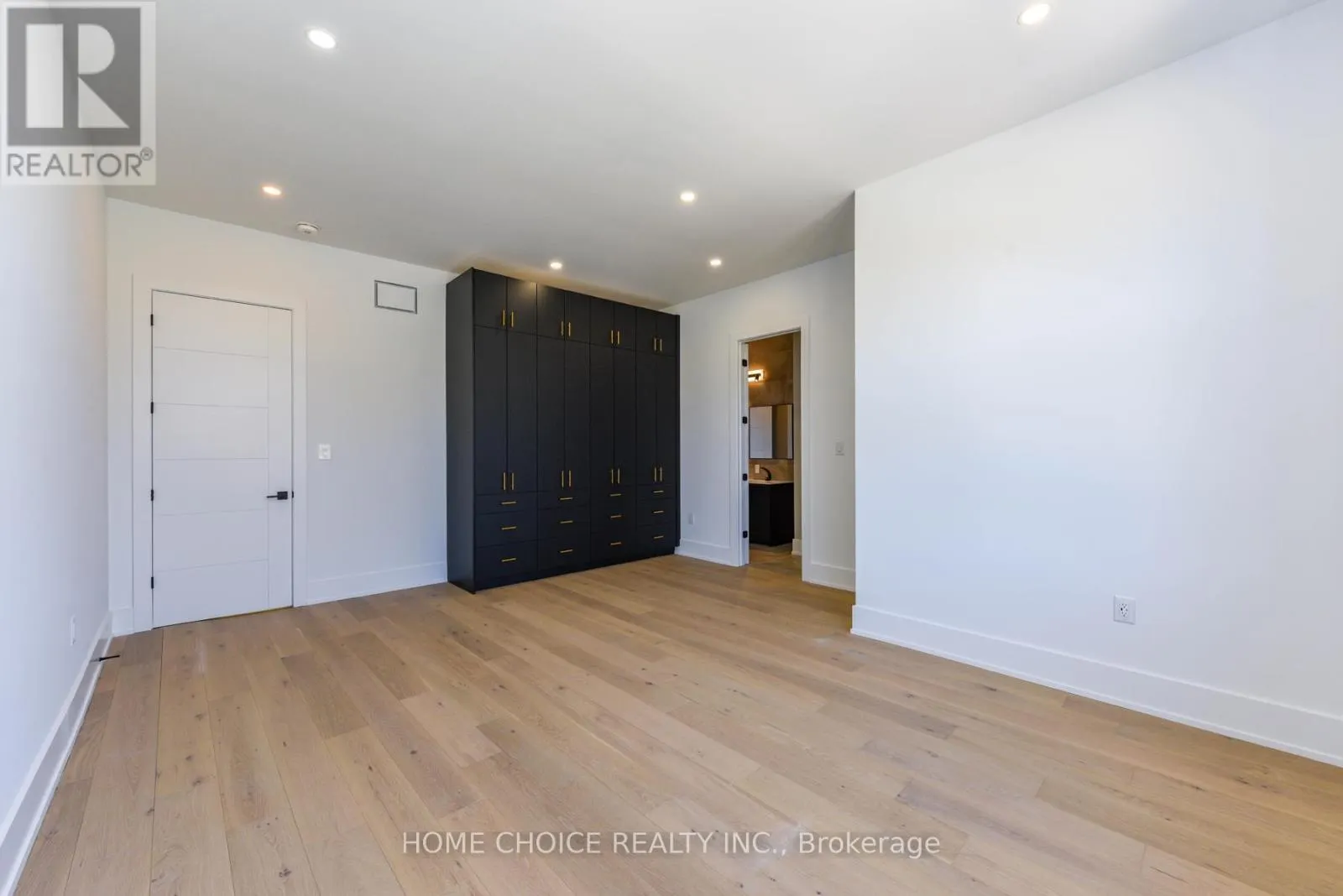 302 TUCK DRIVE