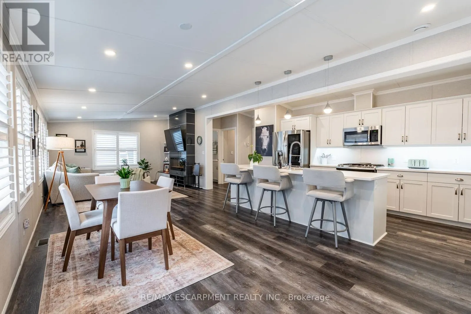 8 POPLAR - 4449 MILBUROUGH LINE