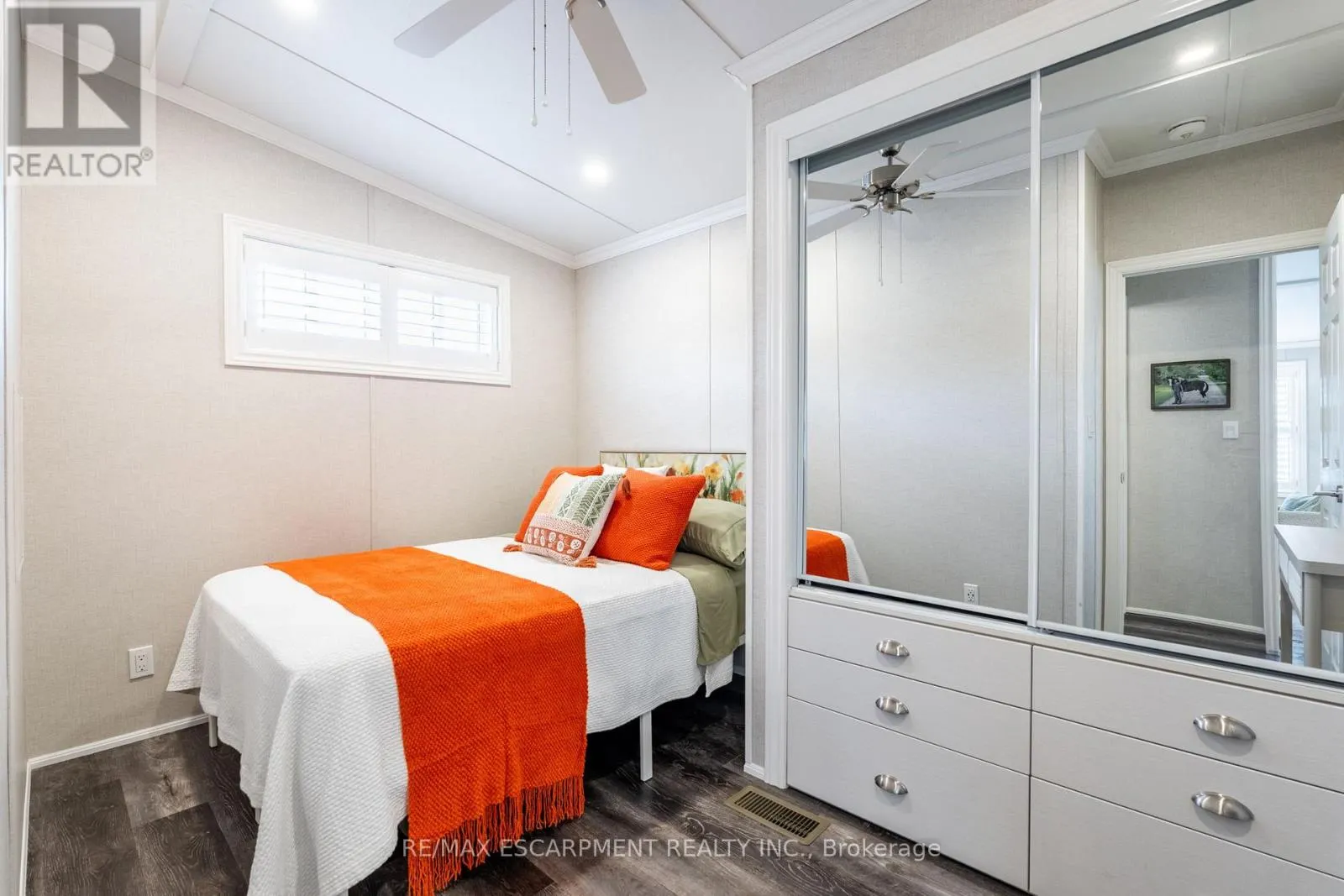 8 POPLAR - 4449 MILBUROUGH LINE