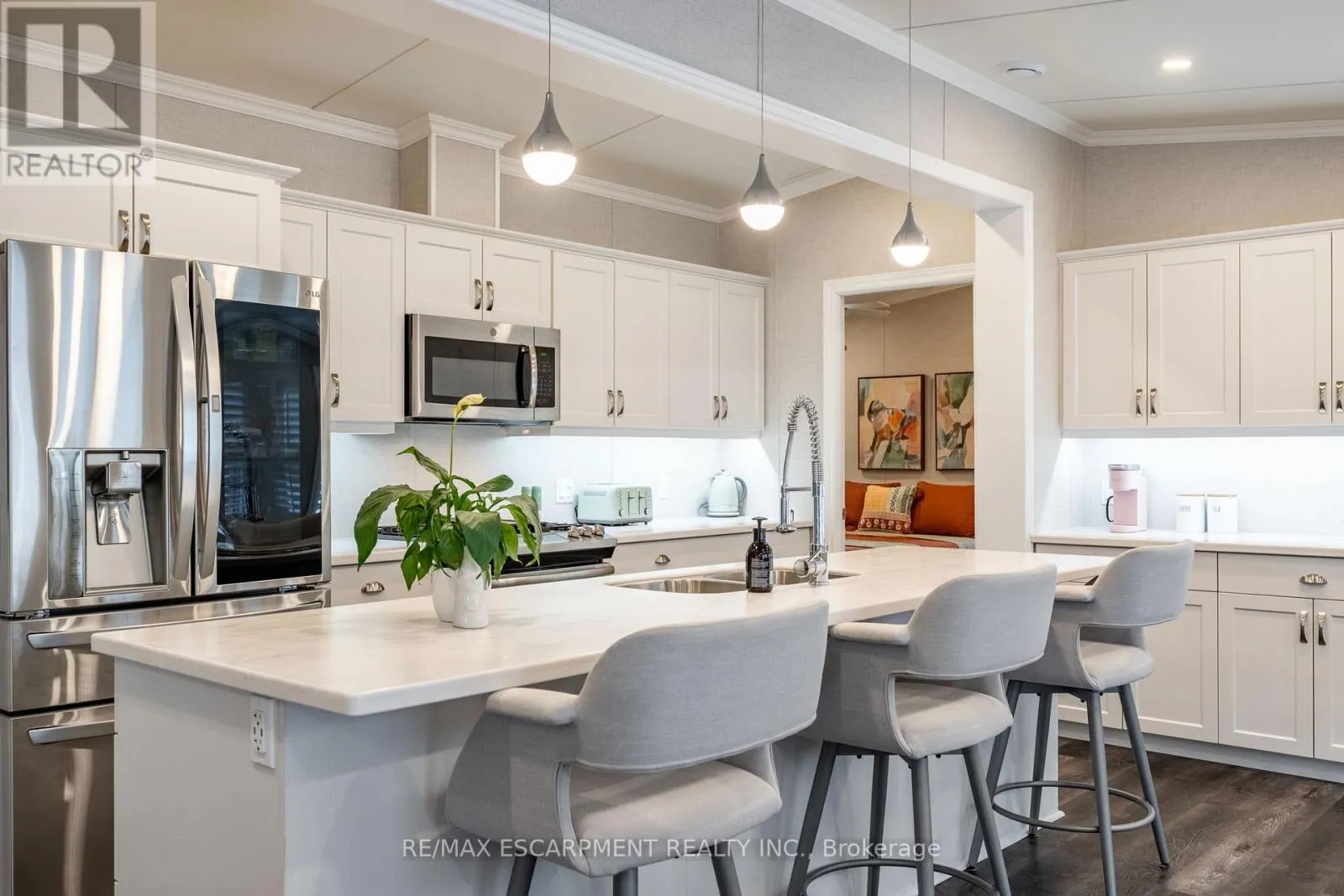 8 POPLAR - 4449 MILBUROUGH LINE