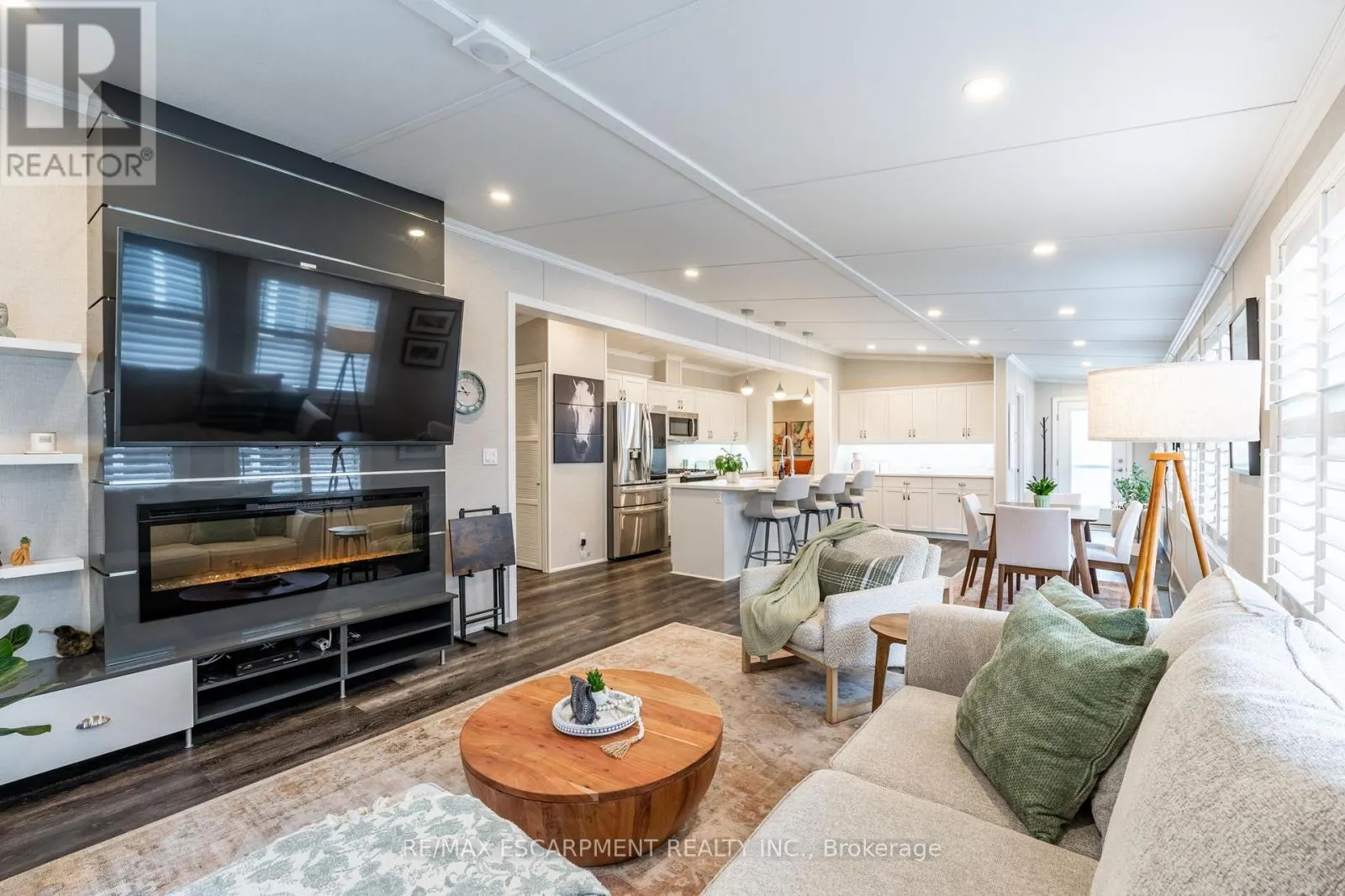 8 POPLAR - 4449 MILBUROUGH LINE