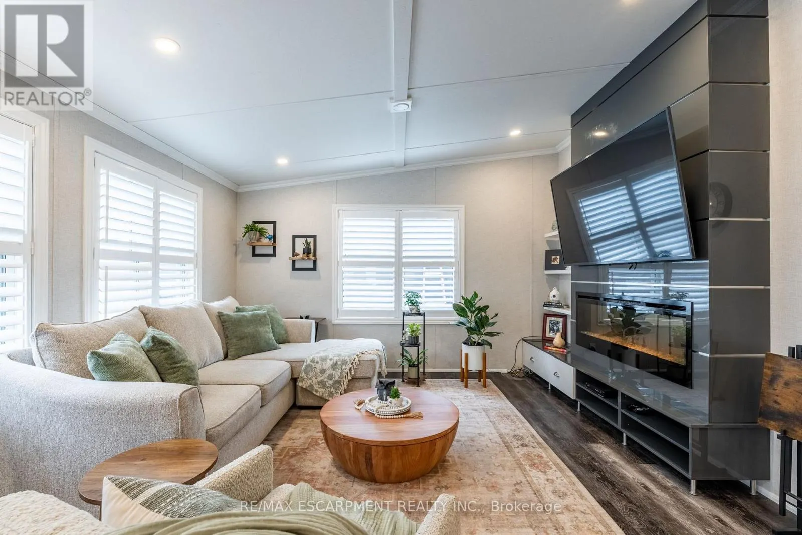 8 POPLAR - 4449 MILBUROUGH LINE