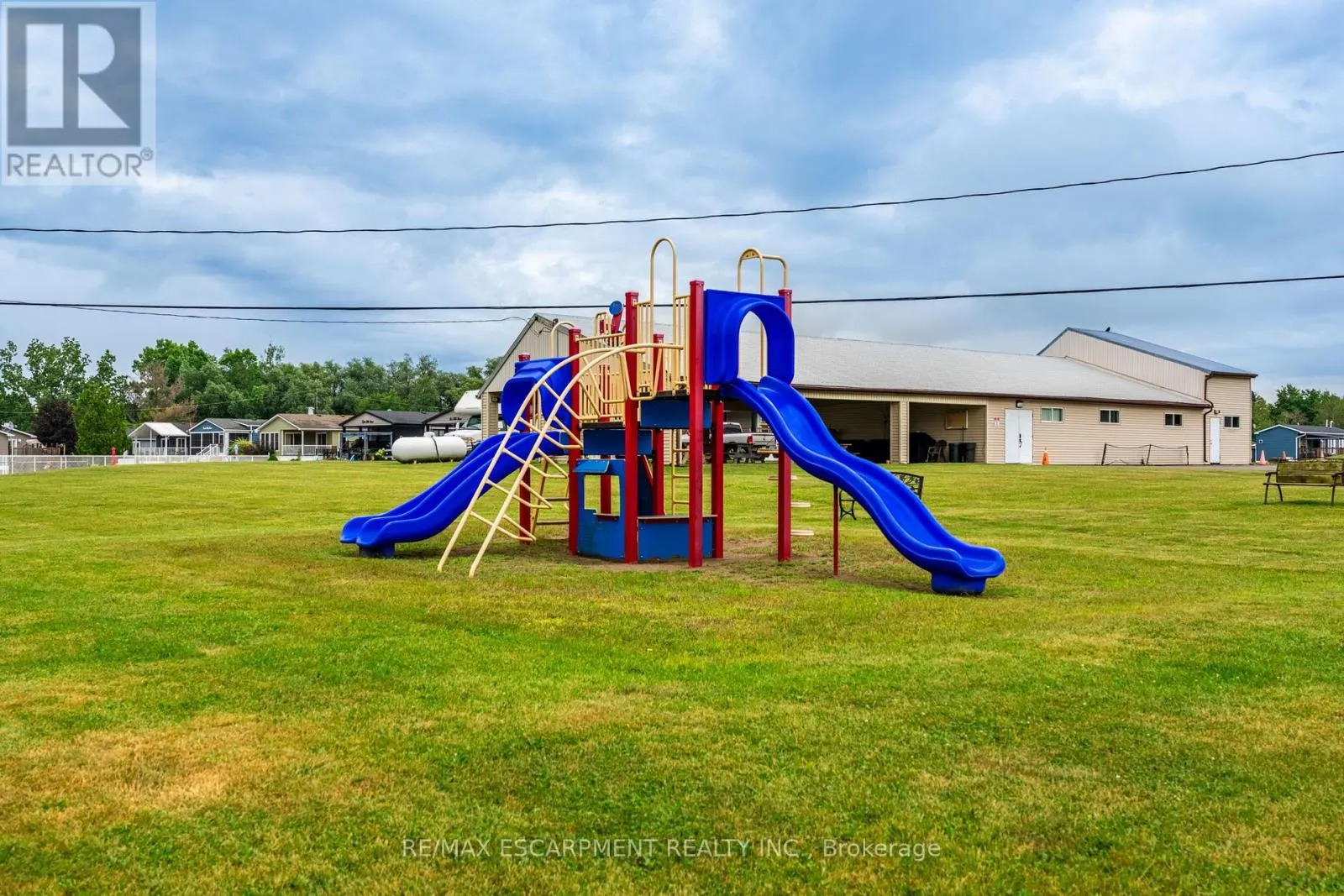 8 POPLAR - 4449 MILBUROUGH LINE