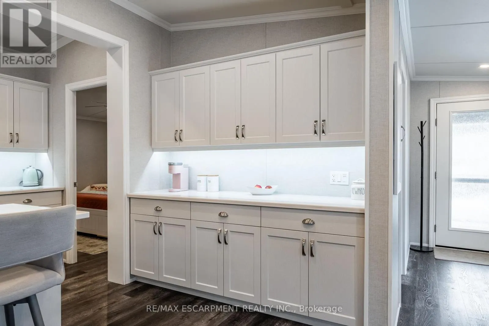 8 POPLAR - 4449 MILBUROUGH LINE
