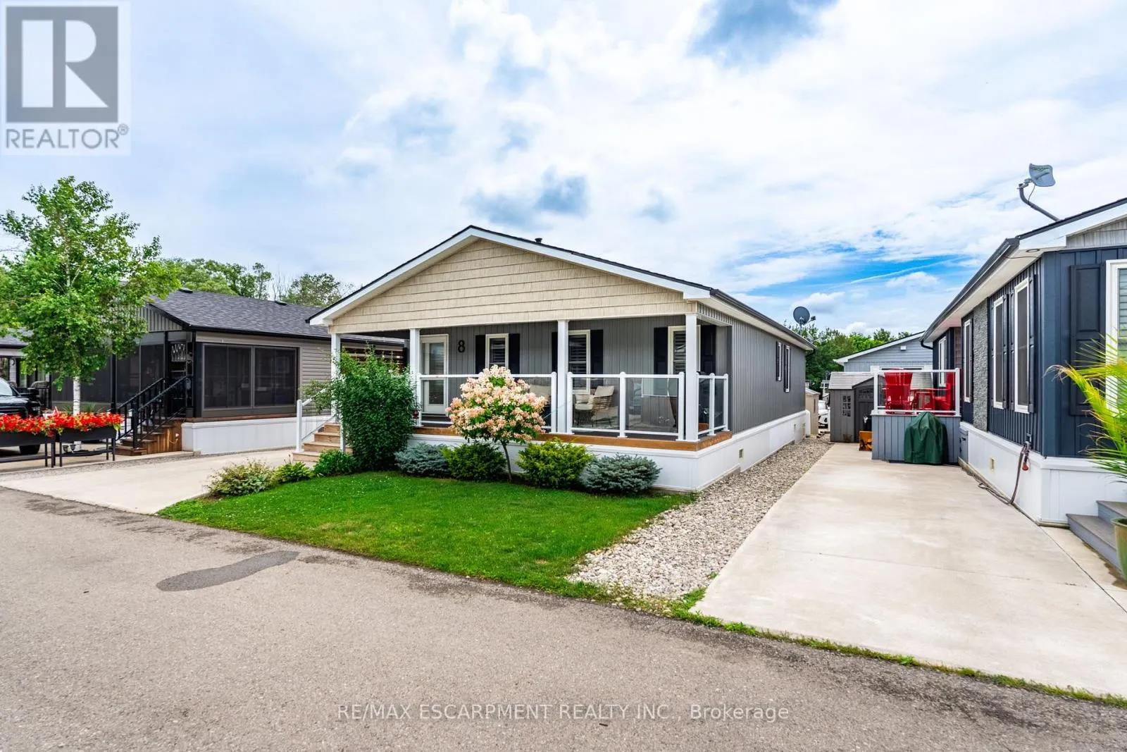 8 POPLAR - 4449 MILBUROUGH LINE
