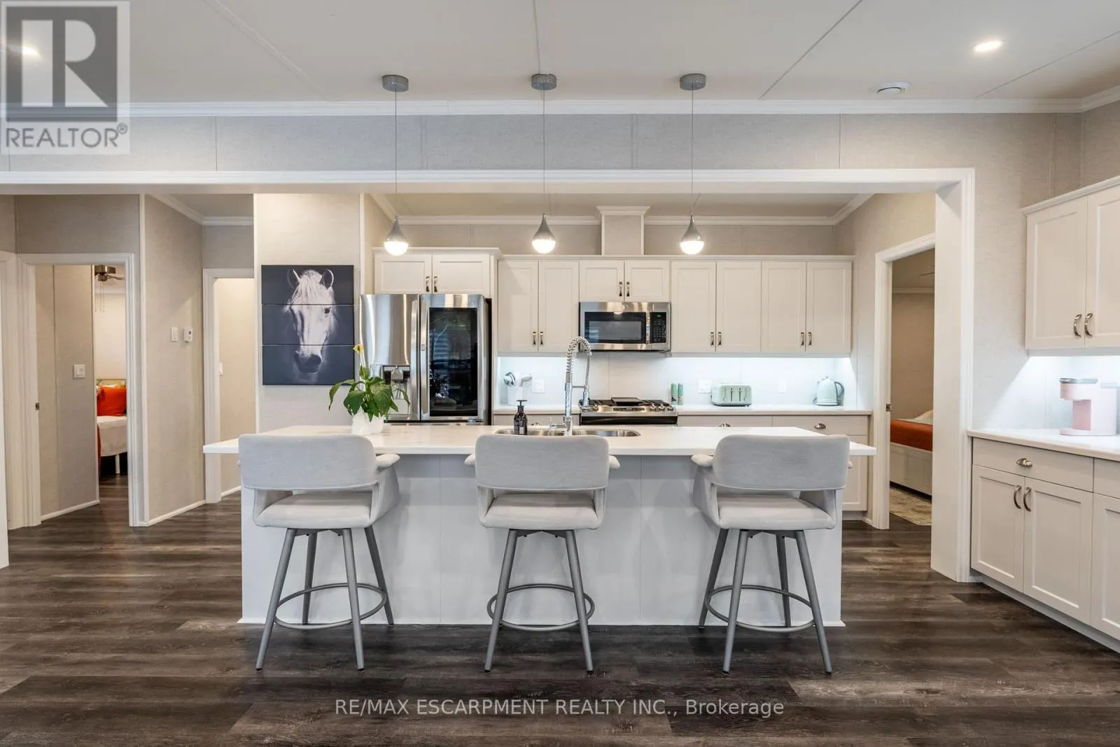 8 POPLAR - 4449 MILBUROUGH LINE